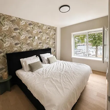 Appartement In Historic - Tesstays *